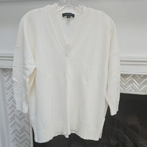 Ann Taylor Cream V-Neck XSP Lightweight Sweater